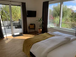 Vacation home near the lake with whirlpool & infrared sauna - Image 4