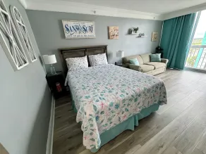 Cozy Studio with Direct Ocean View - Image 4