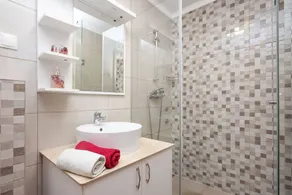 Sea View Apartments Lendic Podgora - Image 4