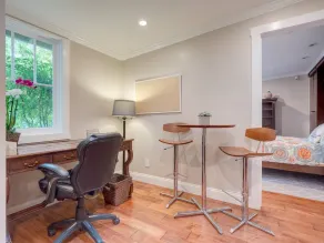 Menlo Park Cottage In Allied Arts - Image 5