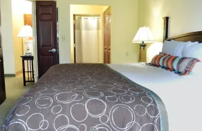1 Bedroom | Free Breakfast! Pool. Business Center - Image 4