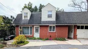Charming 2BR Private Home in Downtown Bellefonte • Near Penn State & I-80 - Image 5