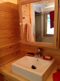 Très beau chalet spacieux, confortable bien orienté, plein sud avec jardin. - Image 3
