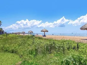 Vacay Getaway! Cozy Coastal South Bay Blue Bungalow - Image 5