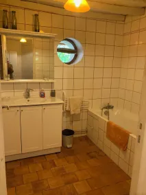 Rustikaler Bauernhof auf dem Land mit Tennisplatz und Swimmingpool - Image 3