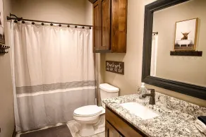 Exquisite Lake Tenkiller Home Away from Home - Image 5