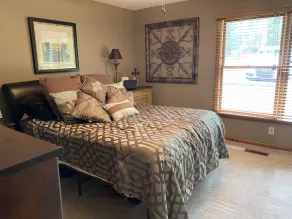 Lake House - Image 4