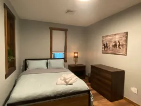 STUNNING RENOVATED 4BR House - Image 4