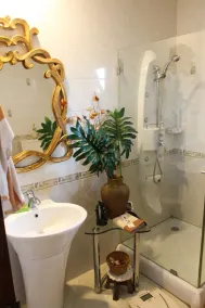 Piscina de lujo en una villa de campo cerca de Bosang & Hot Springs con servicios de aeropuerto - Image 3