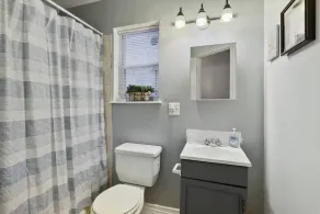 Renovated 2BR w Amenities - Image 4