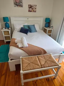 800 mtres from Dog friendly beach! 12 minute flat walk to beach. 1 minute by car - Image 5