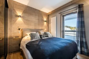 Appartement moderne à Courchevel avec terrasse et parking - Image 5