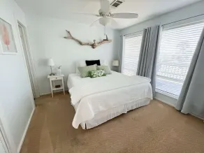Relaxing Waterfront Canal Home in Treasure Island - Image 5