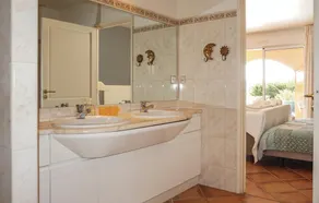 Belle maison à Pierrerue - Image 2