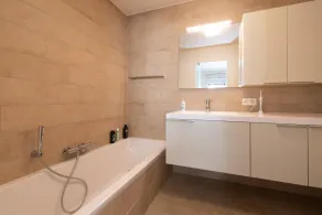 Central Flat With Sunny Terrace - Image 2