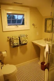 Perfect Holiday Retreat, Completely Renovated, Central Location - Image 4