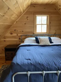 Cheerful Tiny Cabin hideaway near hiking, skiing & snowmobiling in small town VT - Image 3