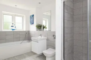Modern Family Retreat Nr Beaches and Marina - Image 4