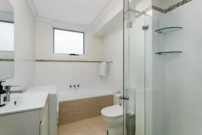 Mosman - PUNCH- Punch Street - Sunny Top-Floor 2BR with Balcony, Leafy Views Garage Near Balmoral Beach - Image 2
