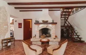 3 bedroom gorgeous home in Nerezisca - Image 2
