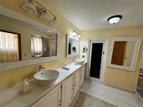 PC ENTREPRISES Guest House - Image 4