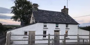 Beautiful detached Welsh country cottage - Image 5