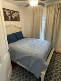 Lovely 3-Bedroom in Historic Downtown Ipswich - Image 4