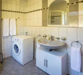 Sistak Holiday Home with private parking - Image 4
