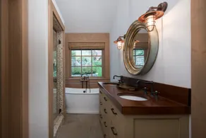 Stunning lodge style retreat on the river at  base of Sun Valley's Bald Mountain - Image 4