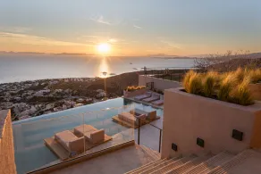 Deluxe Suites by Saronida Hills - Image 4