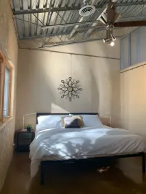 Spacious 4-bedroom vacation home 16 minutes from University of Kansas - Image 4