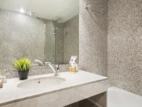 3 rooms 6 persons in Sant Gervasi with terrace near the Teknon  - Image 3