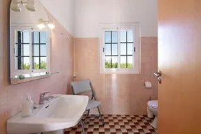 Casa vacanze 'Quinta Alegre Tavira T3' con piscina in comune, Wi-Fi e aria condizionata - Image 5