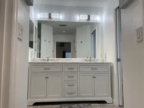 Lavish Private Home - Remodeled, King Bed Suites - Image 3