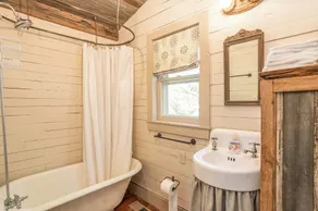 Cotton Gin Cabin Bed & Breakfast - Image 3