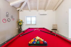 Villa für 10 Personen mit Pool und Hydromassage - Image 3