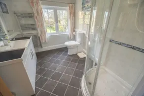 Dog friendly cottage with short drive to beach - Image 4