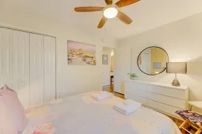 Comfy and Convenient Condo - Image 3