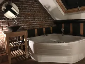 Großes Zimmer mit Whirlpool - Image 4