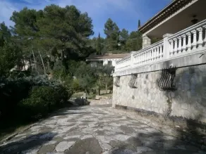 Beautiful property located in a private domain with indoor and outdoor pool. - Image 5