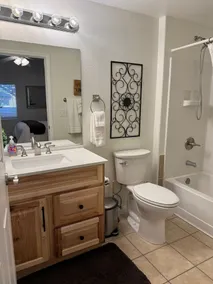 NOUVELLE LISTE! 2BR + 2 salle de bain complète, unité d'extrémité, rez-de-chaussée, vue spectaculaire! - Image 3