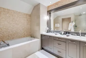 4 Bedroom + Den Luxury Residence at Solaris Residences - Image 5