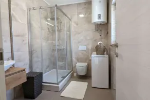Nouvelle maison de vacances pour 6 personnes à Krnica-Rakalj - à seulement 2,5 km de la mer - Image 5