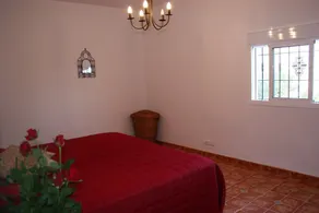Wunderschöne geräumige Villa mit fantastischem Ausblick und privatem Schwimmbad - Image 5