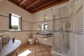 AUTHENTIC VILLA IBICENCA MELLEM BERGEN, 10 MIN FRA STRANDEN. - Image 2