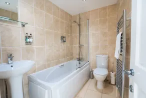 Apartamento Premier con una cama con vistas al mar y balcón. - Image 2