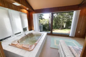 CLOSE TO THE BEACH, BEAUTIFUL ESTATE, SOUTHERN HOSPITALITY - Image 3