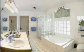 Récemment rénové! Piscine privée - 3BR / 3BA - Image 3