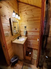 Come to the country and relax and unplug! Only 15 min. from downtown Branson! - Image 4
