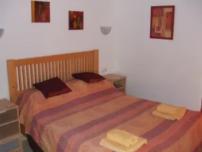 South Facing Penthouse Apt 100m to beach, Mountain Views, WiFi, Roof Sun Terrace - Image 4